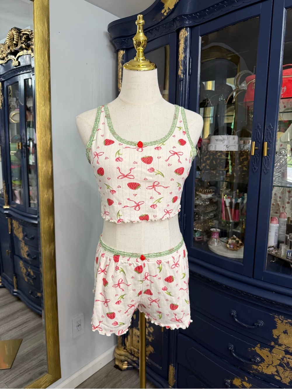 Messy Bun Just Chillin Strawberry Pointelle Cami & Shorts PJ Set Size Small